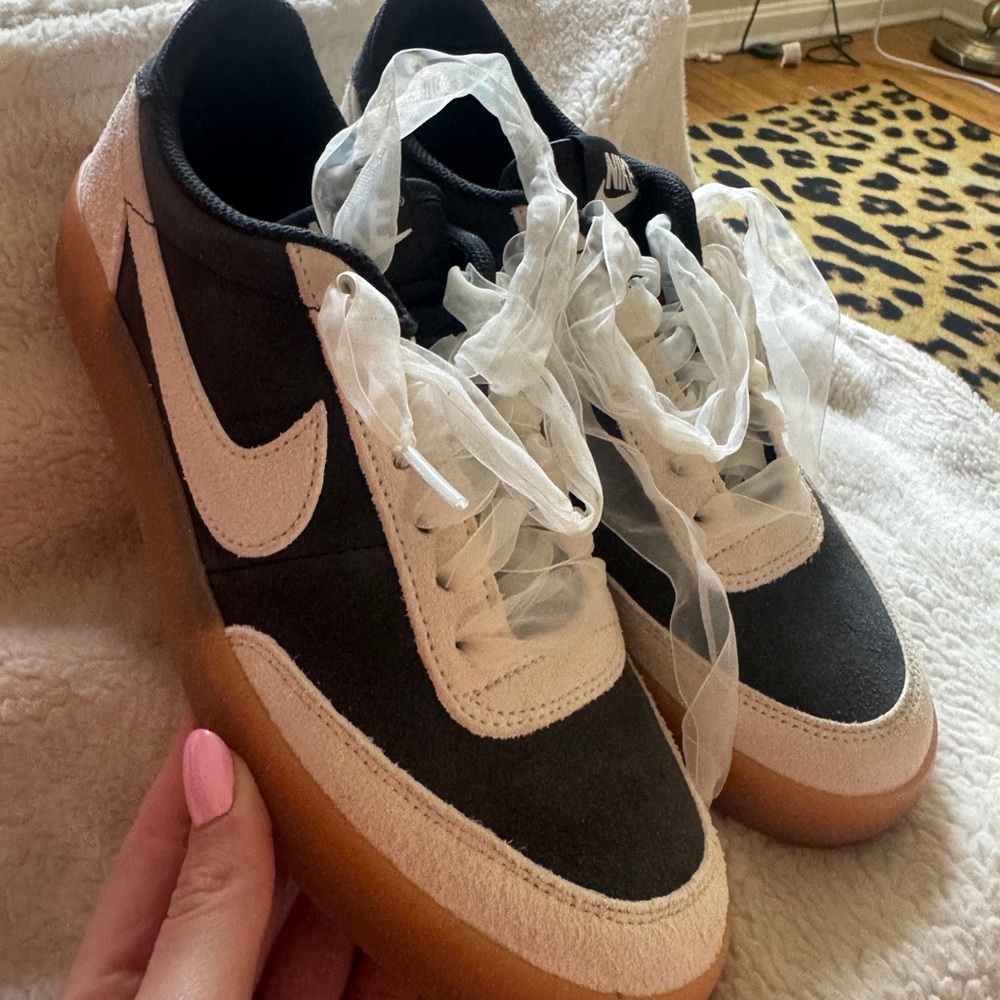 Nike women’s killshot 2. Size 9.5. Worn once